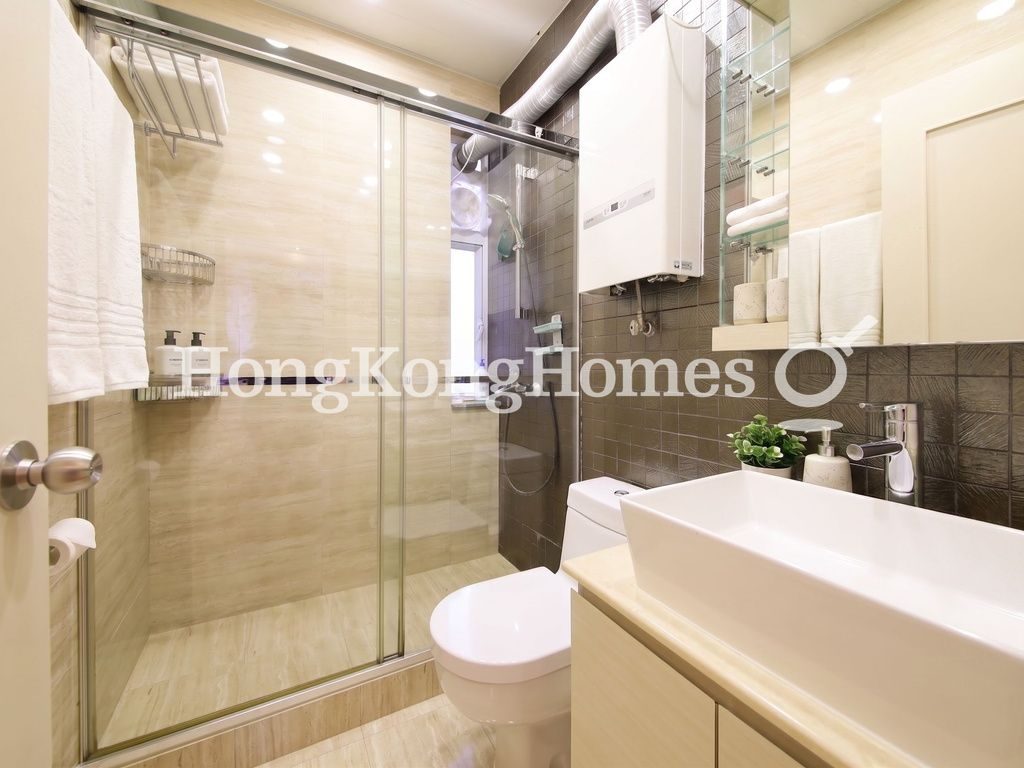 Guest Bathroom — Sing Woo Crescent, 1, Happy Valley